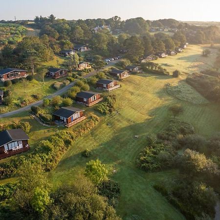Timber Hill Self Catering Cedar Lodges Broad Haven Kültér fotó