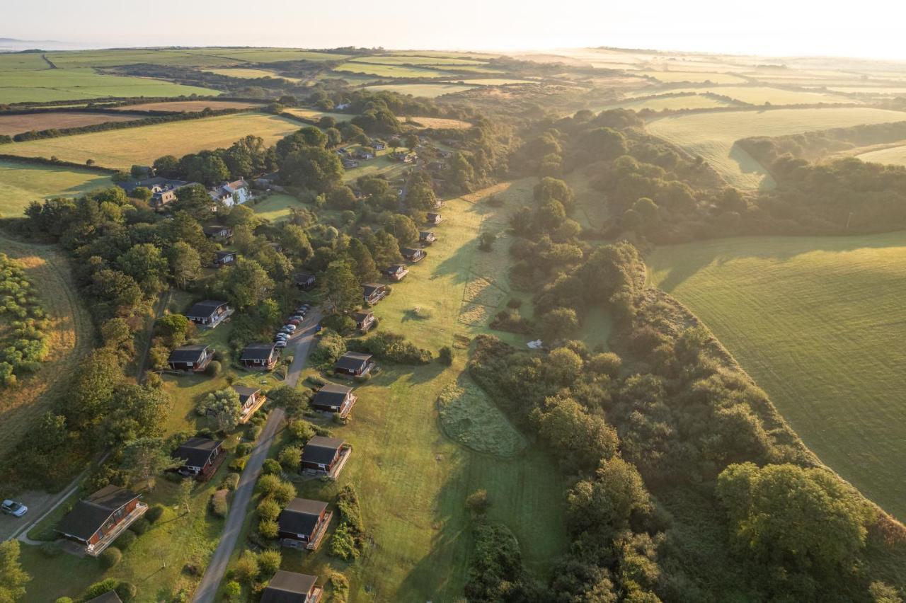Timber Hill Self Catering Cedar Lodges Broad Haven Kültér fotó