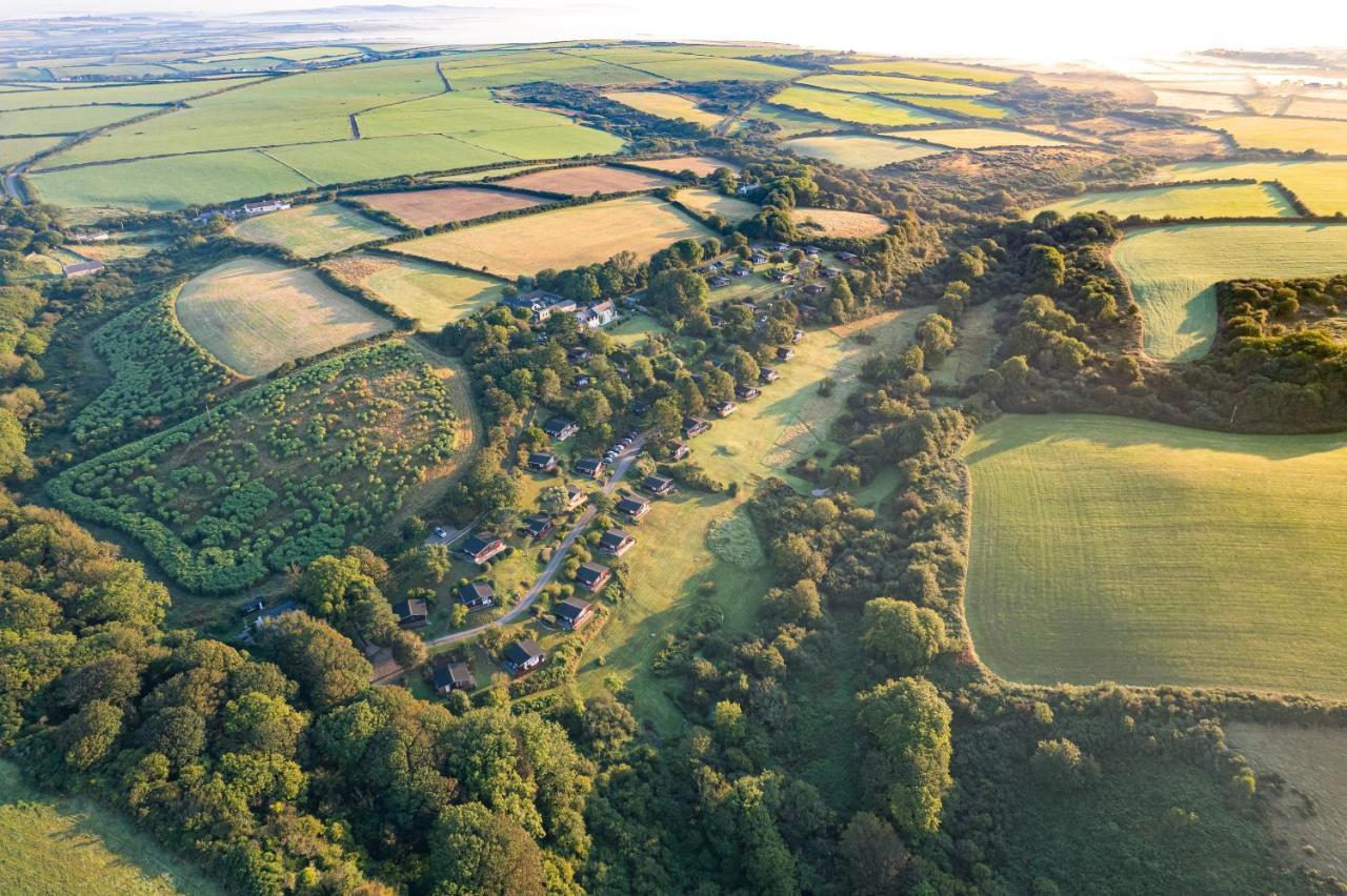Timber Hill Self Catering Cedar Lodges Broad Haven Kültér fotó