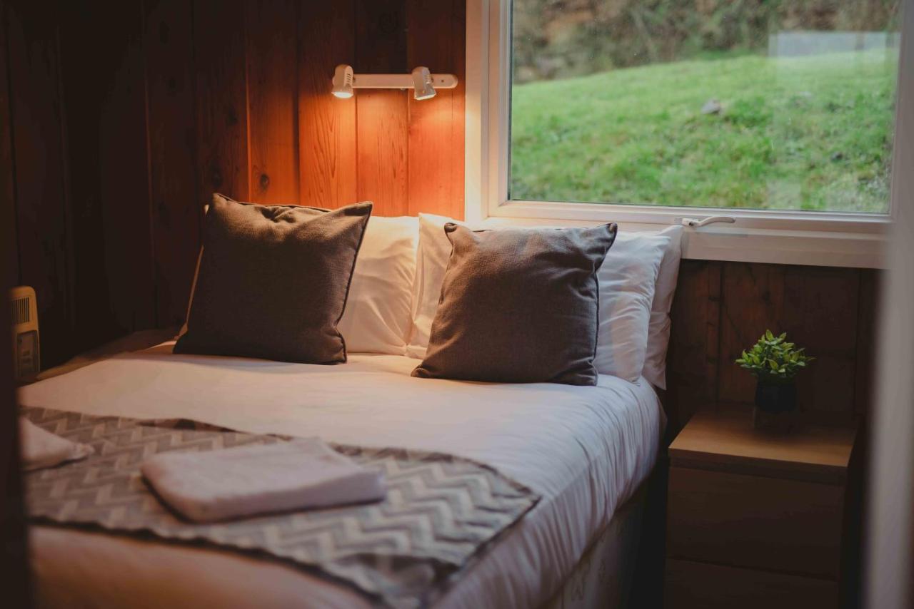 Timber Hill Self Catering Cedar Lodges Broad Haven Kültér fotó