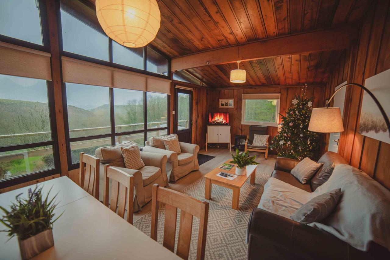 Timber Hill Self Catering Cedar Lodges Broad Haven Kültér fotó