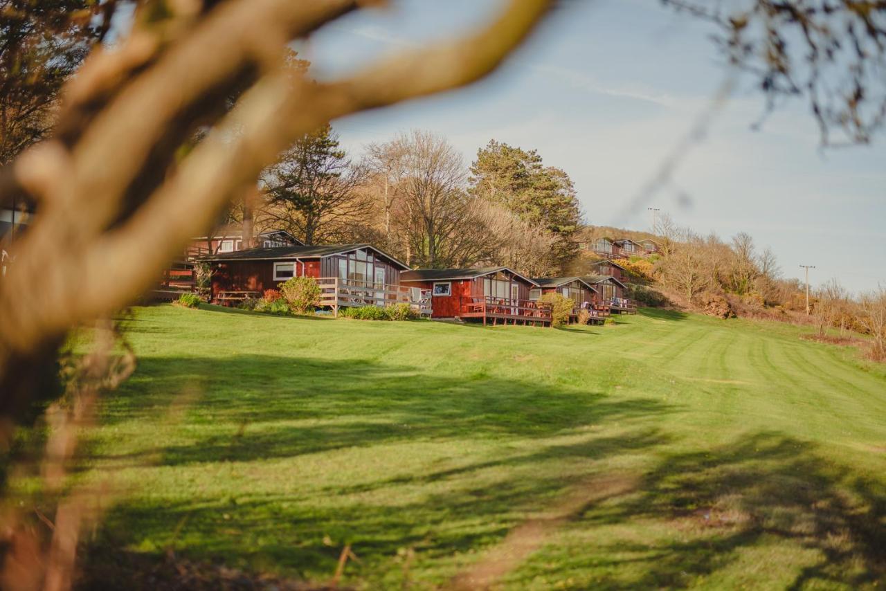 Timber Hill Self Catering Cedar Lodges Broad Haven Kültér fotó