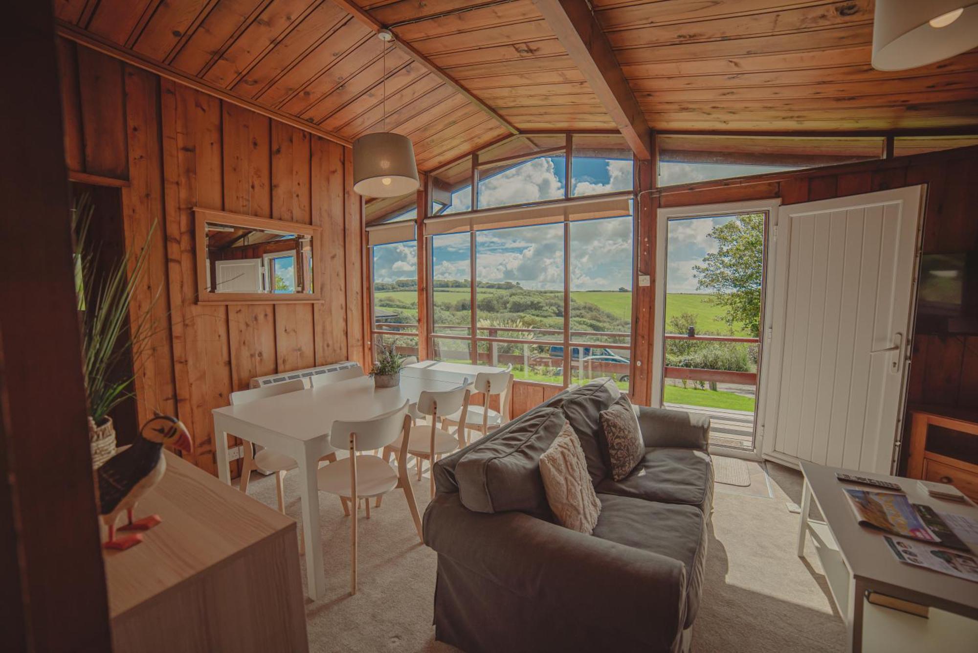 Timber Hill Self Catering Cedar Lodges Broad Haven Kültér fotó